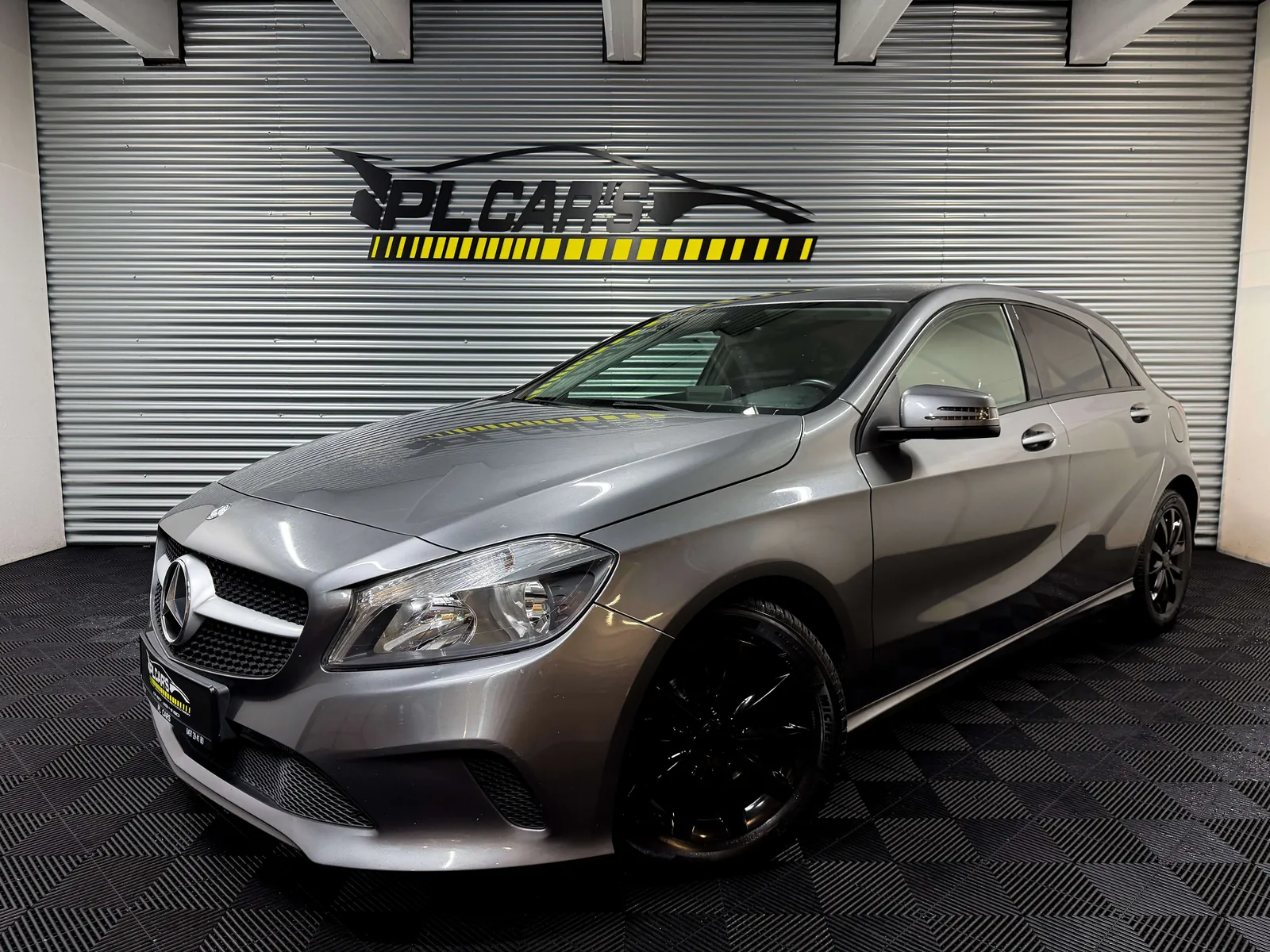 Mercedes-Benz A 180 2016 photo 2