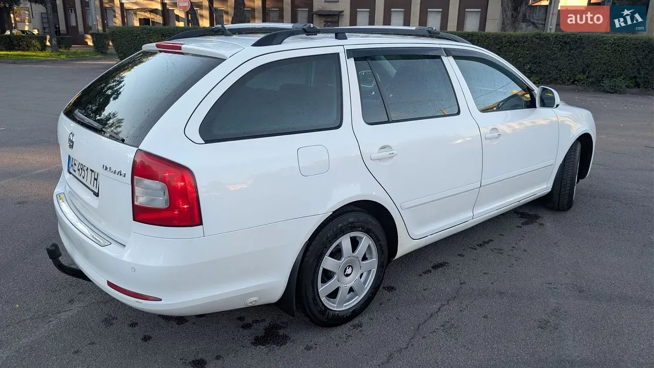 Skoda Octavia 2010 photo 4
