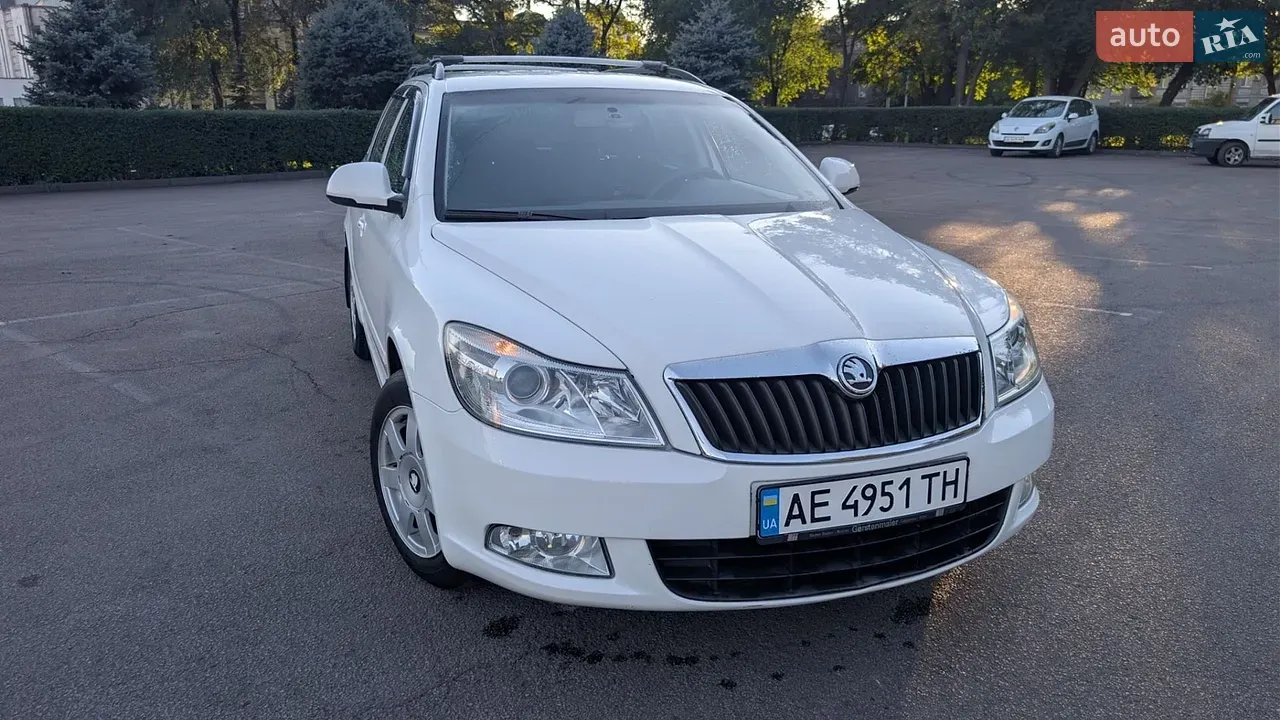 Skoda Octavia 2010 photo 2