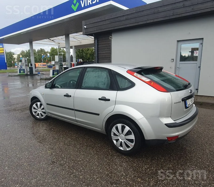 Ford Focus 2005 photo 2