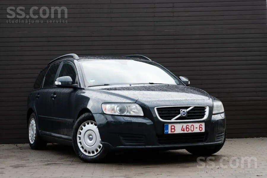 Volvo V50 2010 photo 2