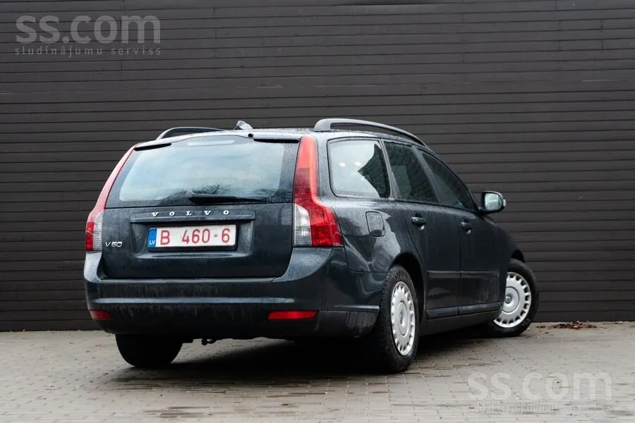 Volvo V50 2010 photo 3