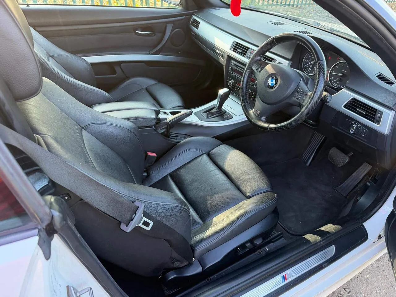 BMW 3 Series 2011 photo 5
