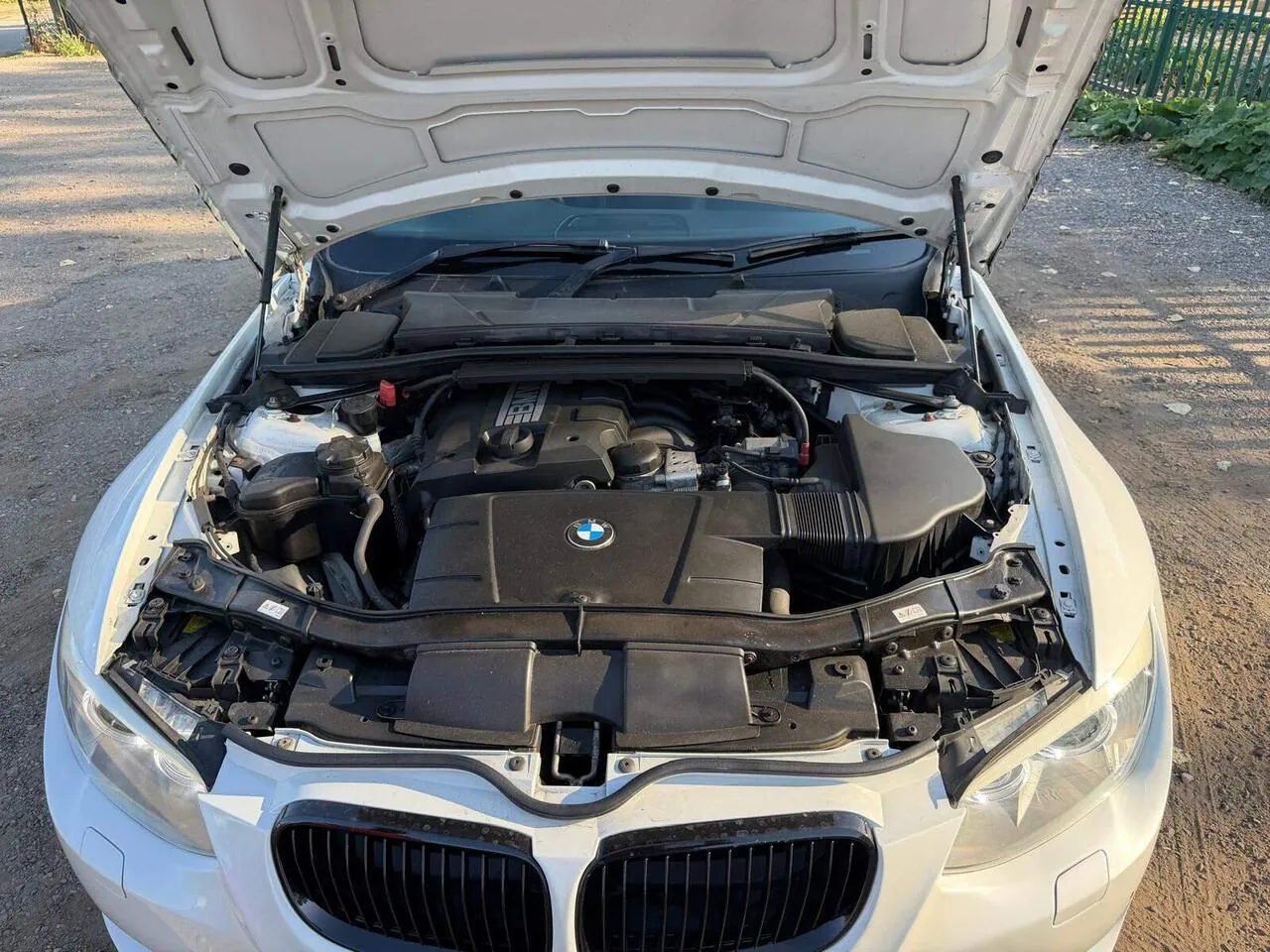 BMW 3 Series 2011 photo 3