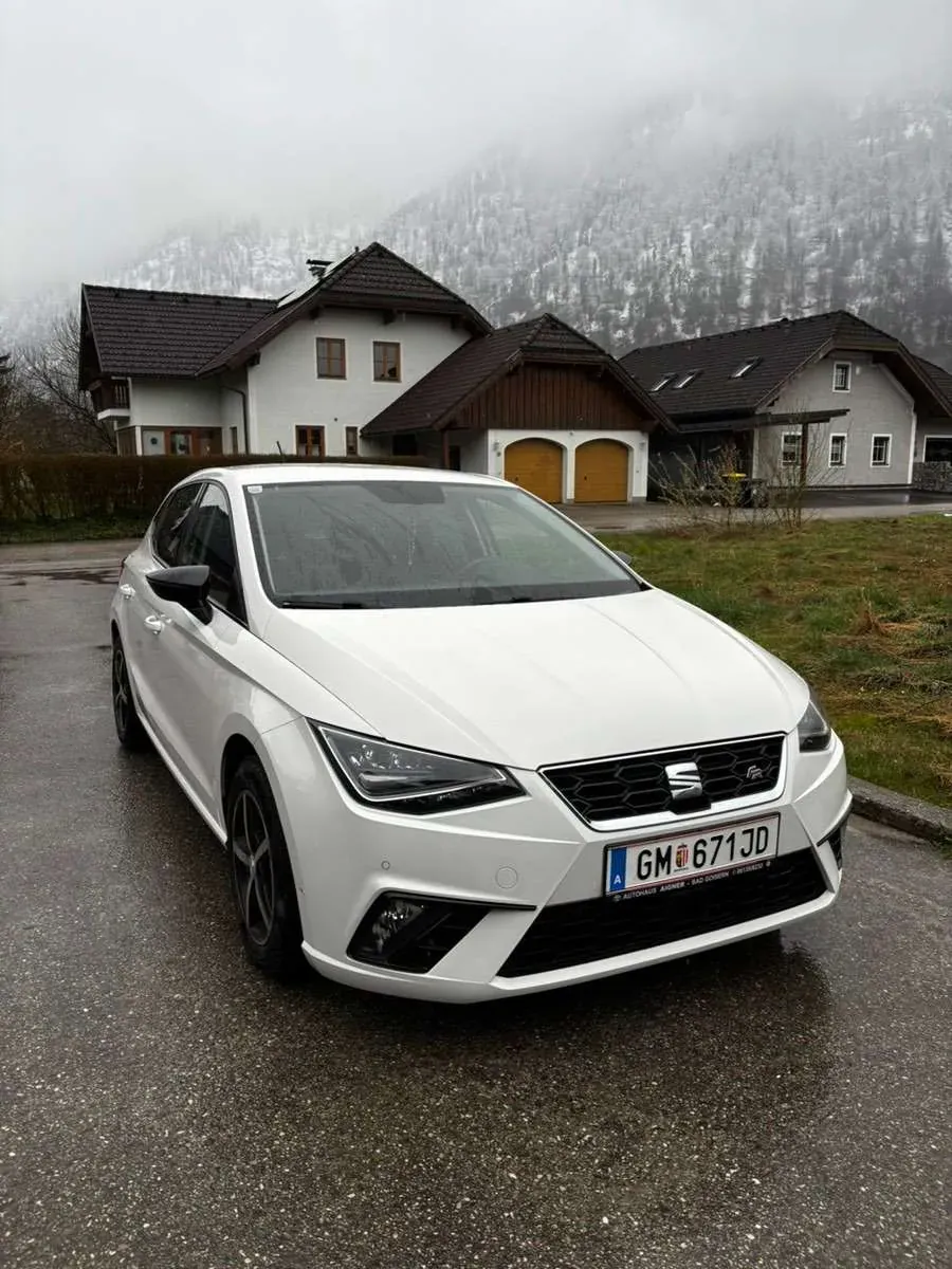 Seat Ibiza 2017 photo 2