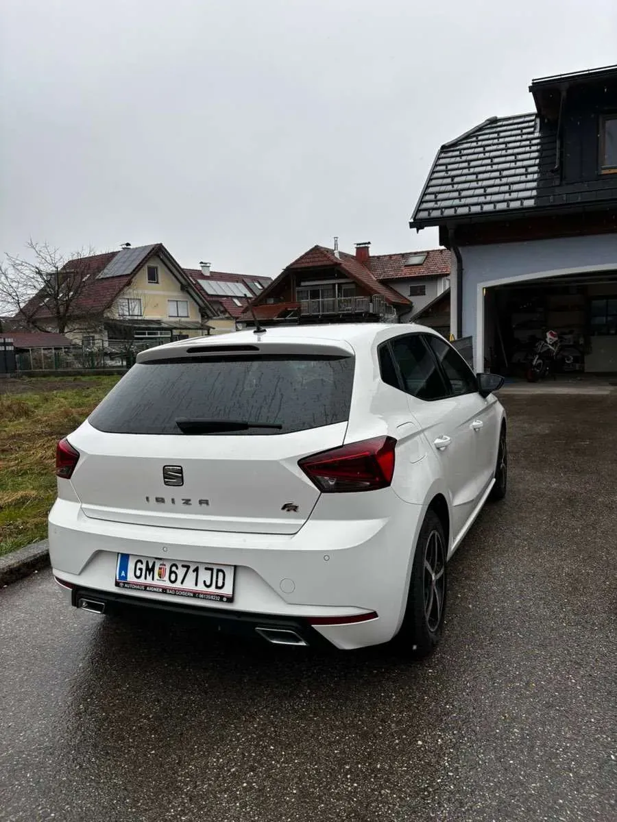 Seat Ibiza 2017 photo 3