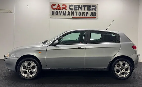 Alfa Romeo 147 2004 photo 2