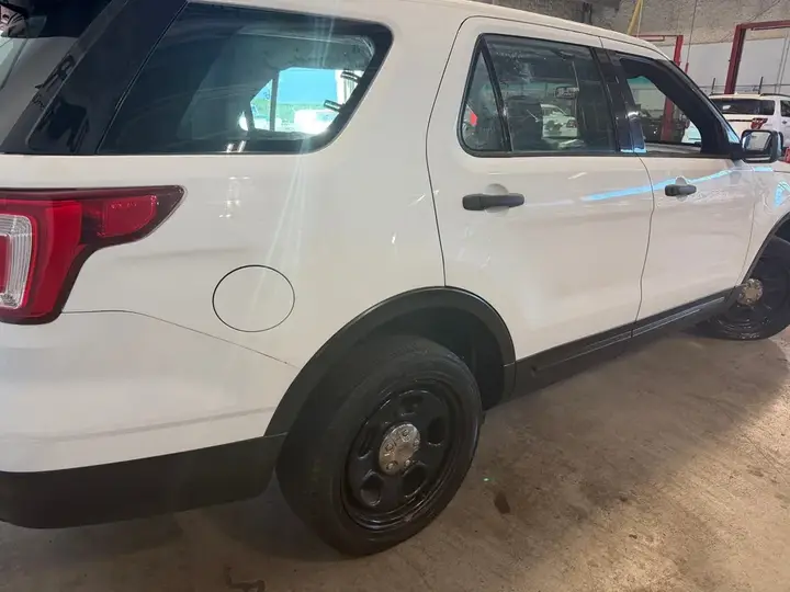 Ford Explorer 2016 photo 3