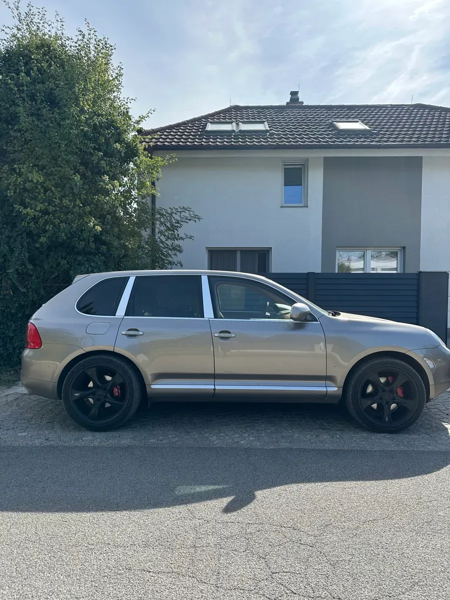 Porsche Cayenne 2004 photo 2