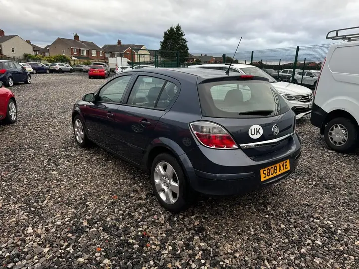 Vauxhall Astra 2008 photo 4