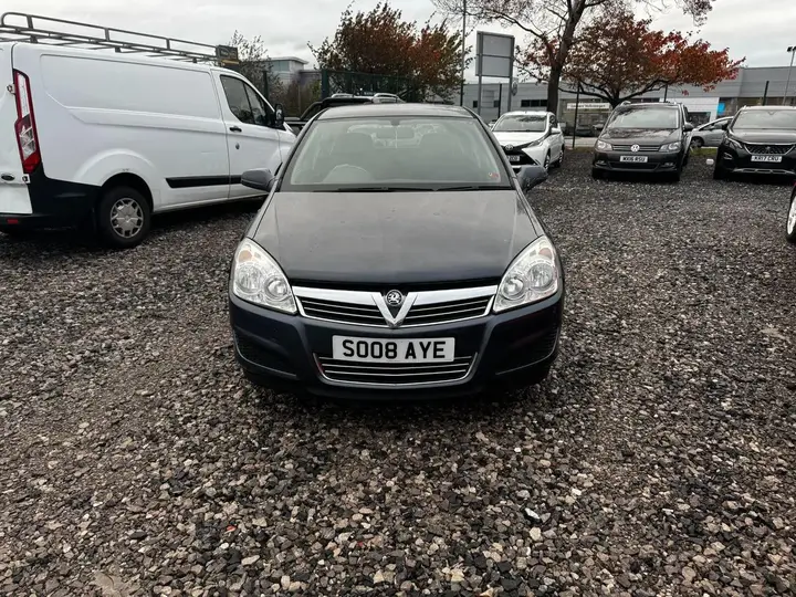 Vauxhall Astra 2008 photo 2
