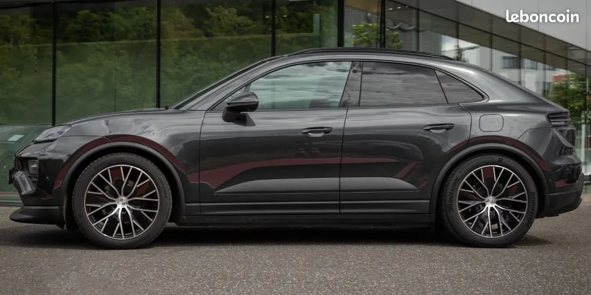 Porsche Macan 2025 photo 2