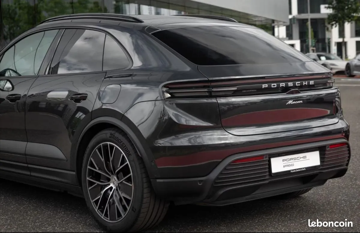 Porsche Macan 2025 photo 3