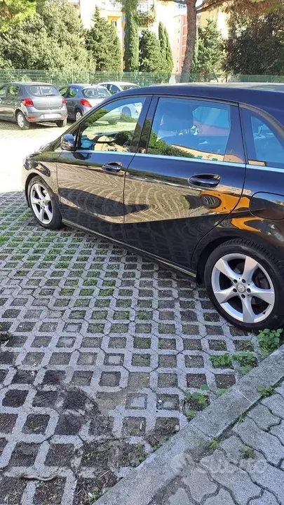 Mercedes-Benz B 2012 photo 3