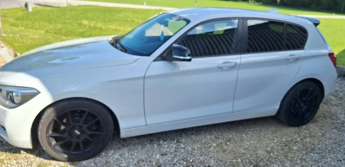 BMW 1 Series 2012 photo 2