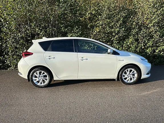 Toyota Auris 2017 photo 4