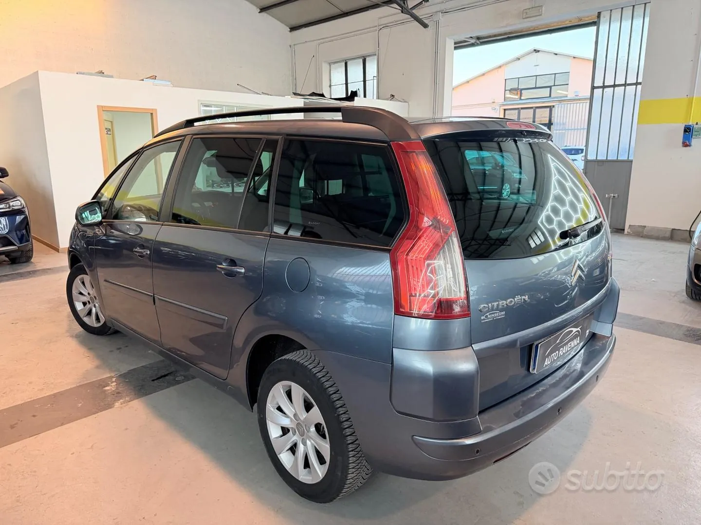 Citroen C4 Grand Picasso 2010 photo 3