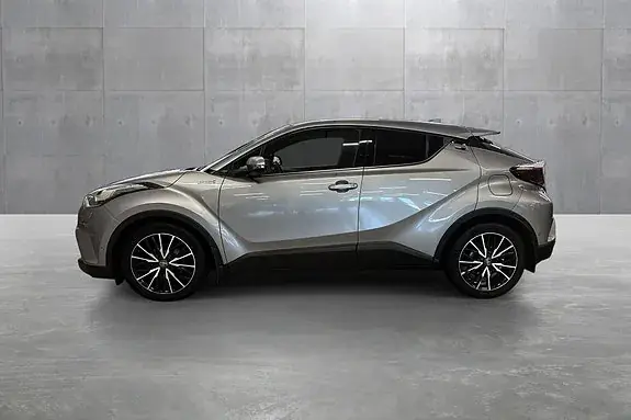 Toyota C-Hr 2017 photo 2