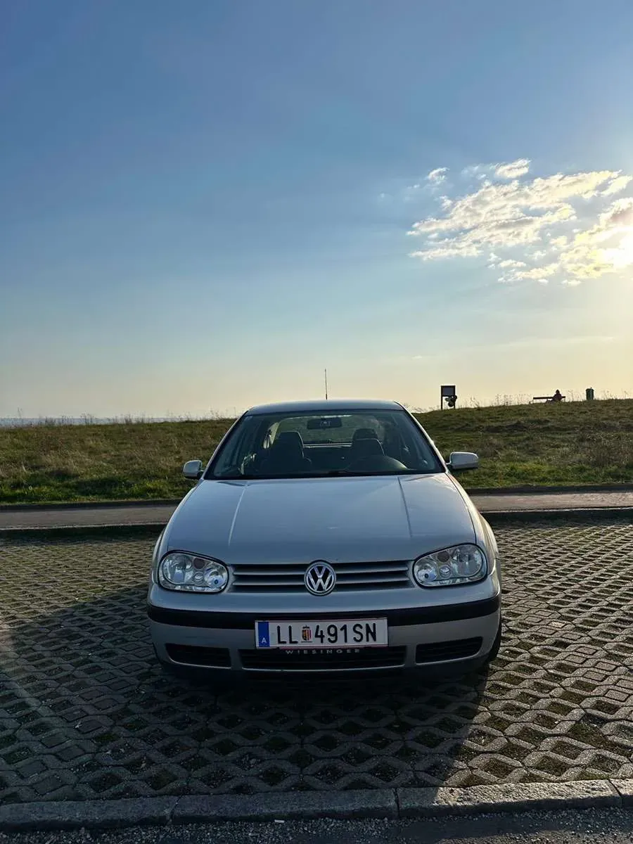 Volkswagen Golf 1999 photo 2