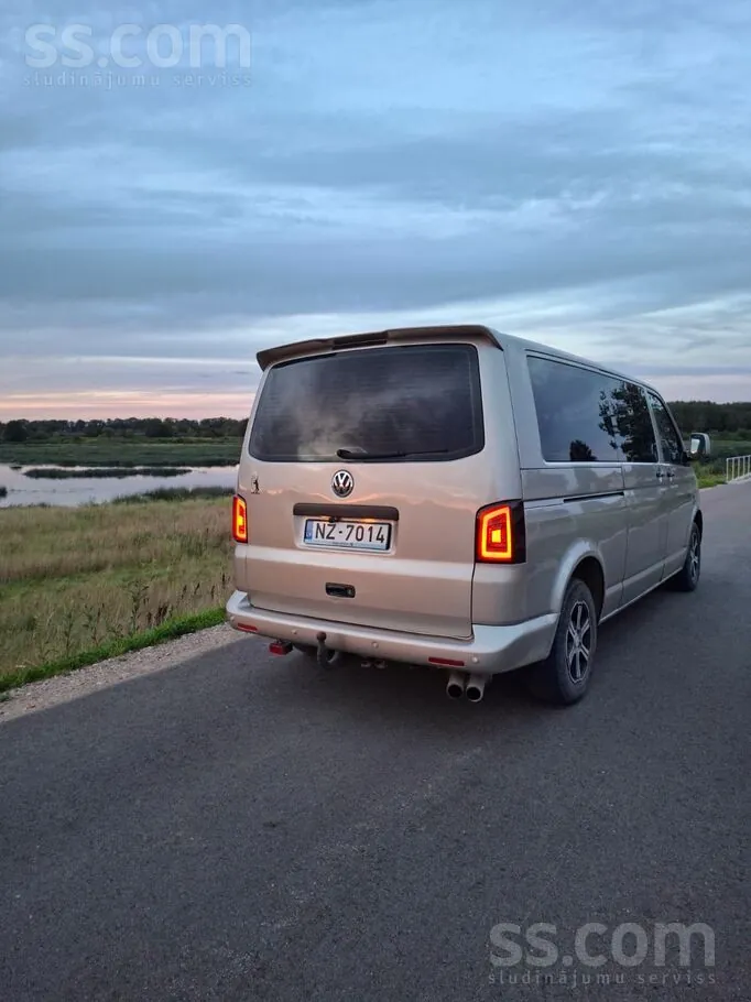 Volkswagen T5 2004 photo 2