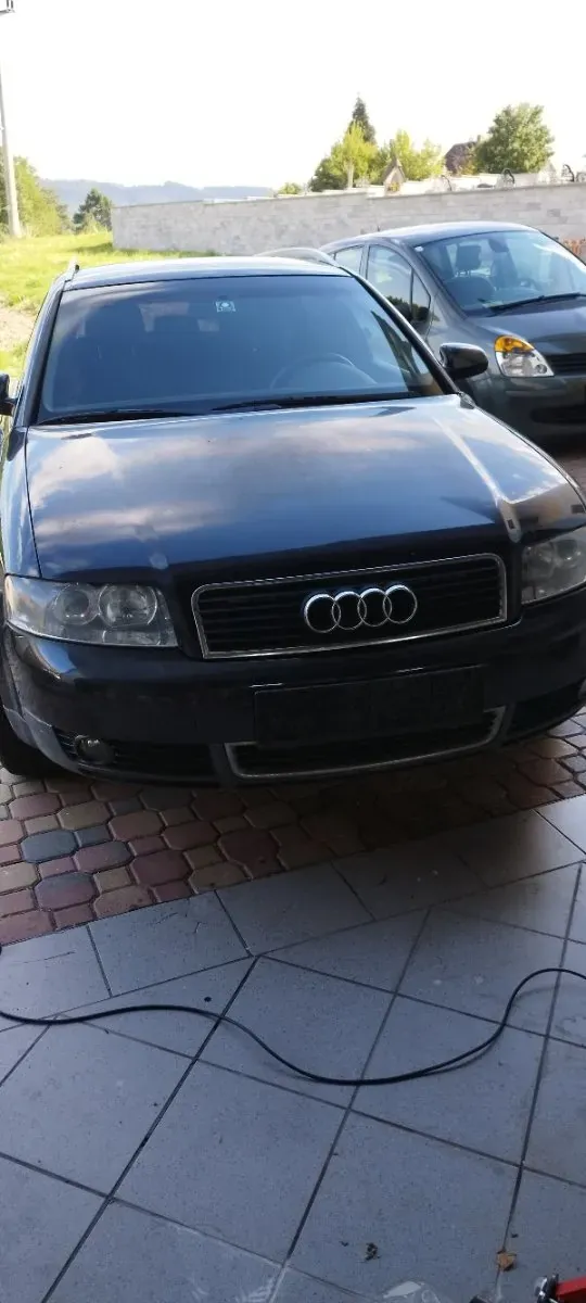 Audi A4 2003 photo 2