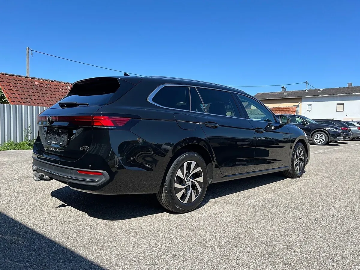 Volkswagen Passat 2024 photo 3