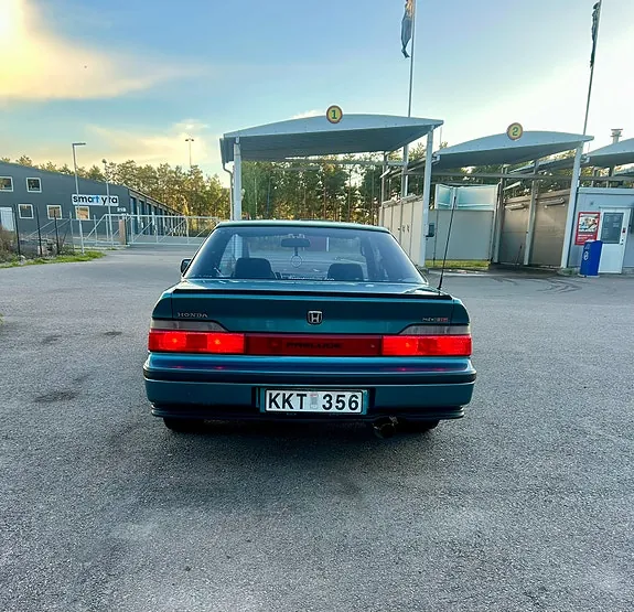 Honda Prelude 1991 photo 4