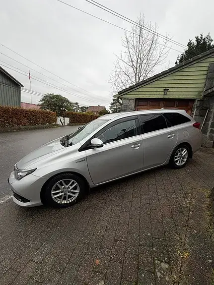 Toyota Auris 2017 photo 3