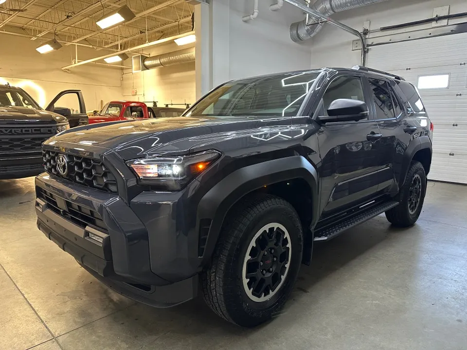 Toyota 4Runner 2025 photo 2