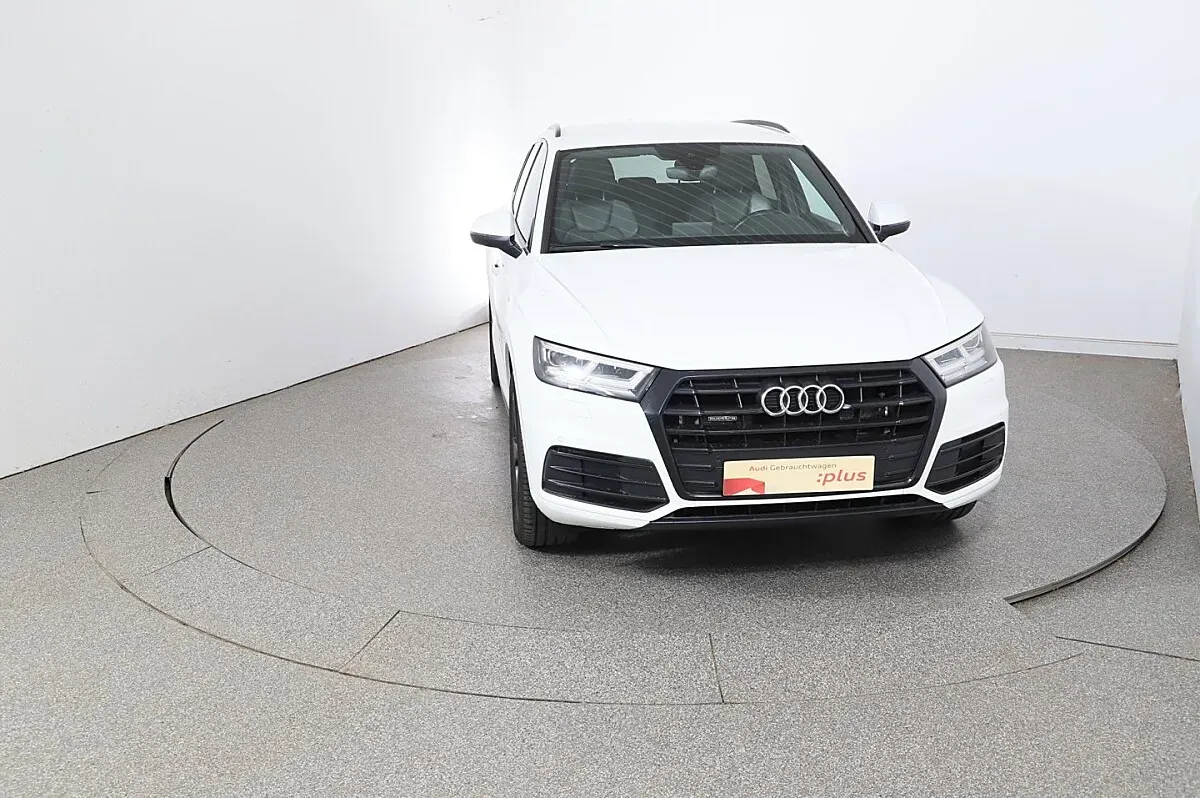 Audi Q5 2018 photo 2