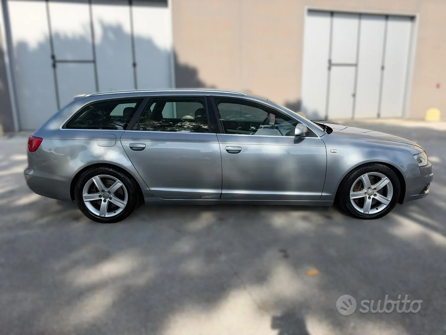 Audi A6 2010 photo 2