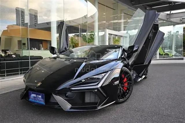 Lamborghini Revuelto