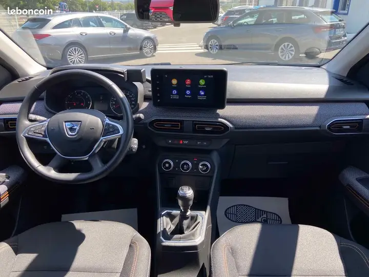 Dacia Sandero 2023 photo 2