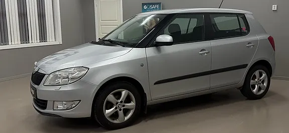 Skoda Fabia 2013 photo 3