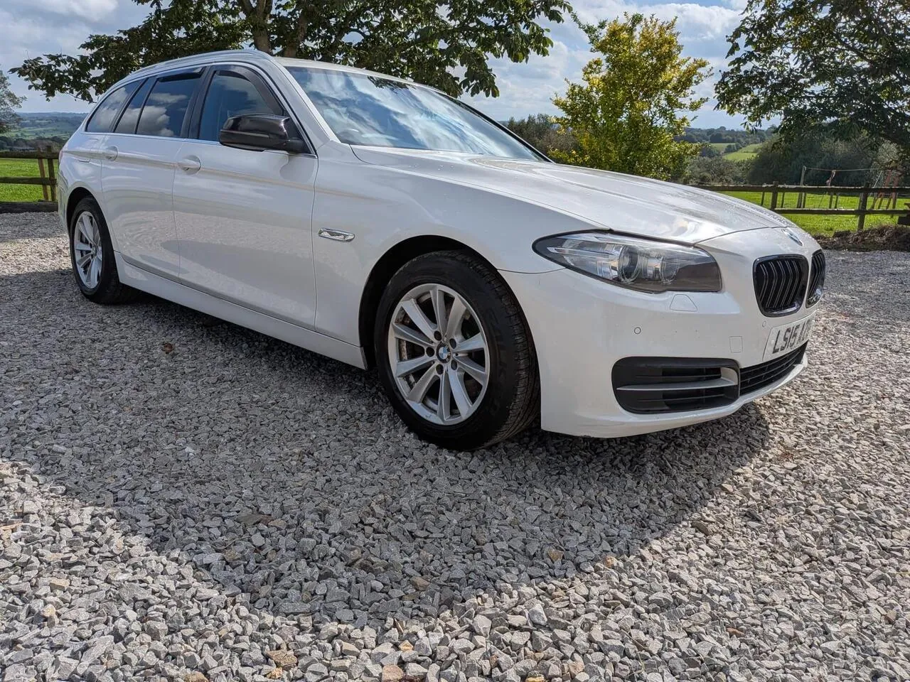 BMW 5 Series 2015 photo 3