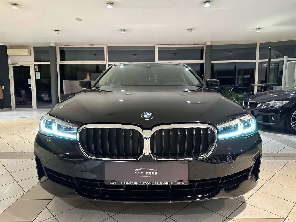 BMW 5 Series 2021 photo 2