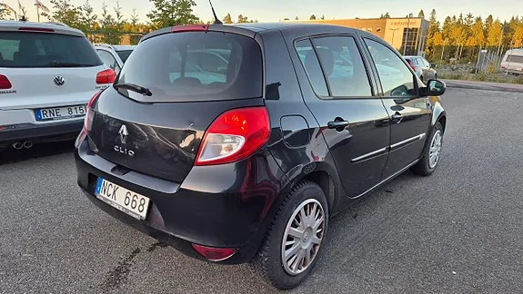 Renault Clio 2013 photo 3