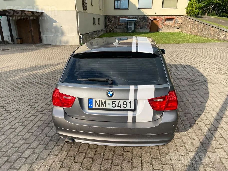 BMW 320D 2010 photo 5
