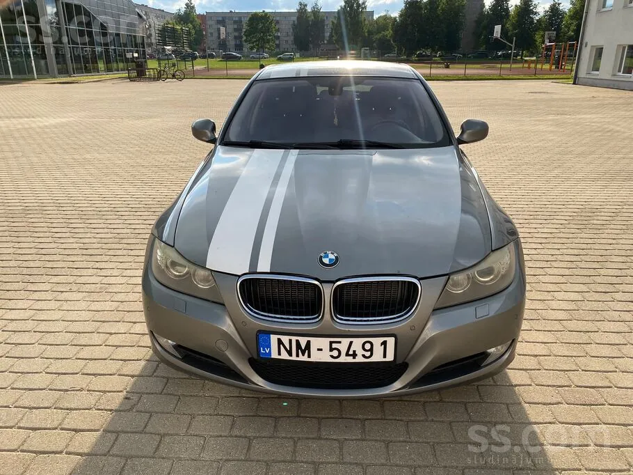 BMW 320D 2010 photo 3