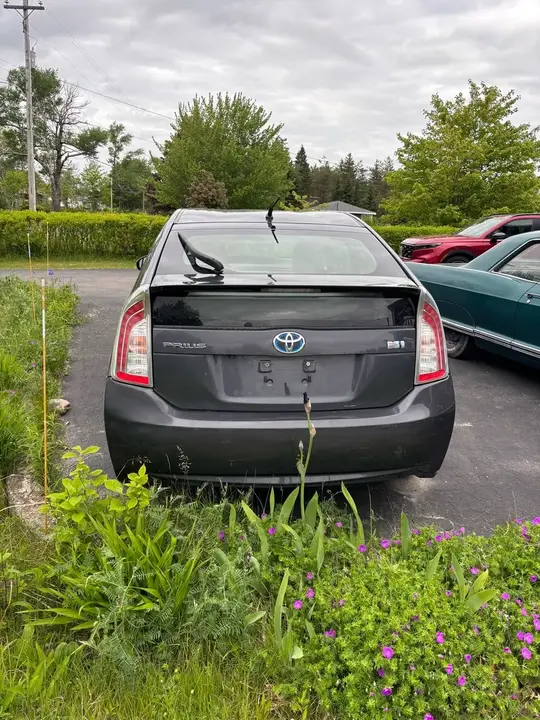 Toyota Prius 2012 photo 2