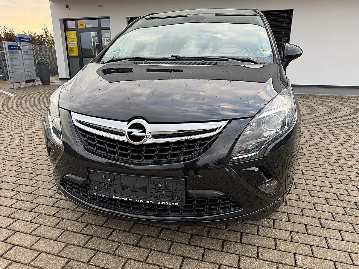 Opel Zafira Tourer 2012 photo 2