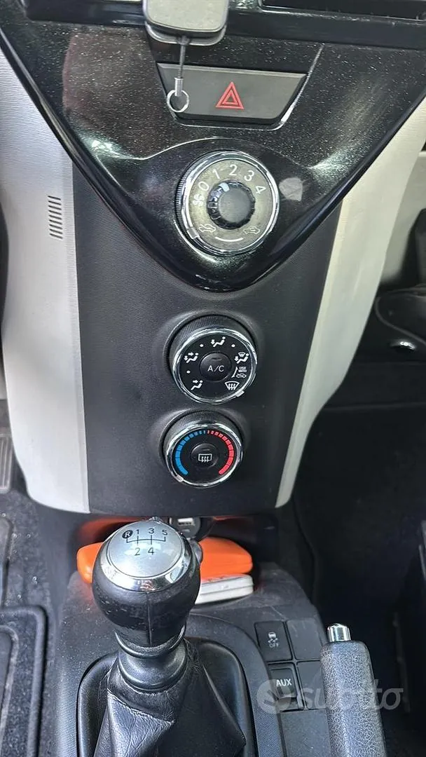 Toyota Iq 2011 photo 5