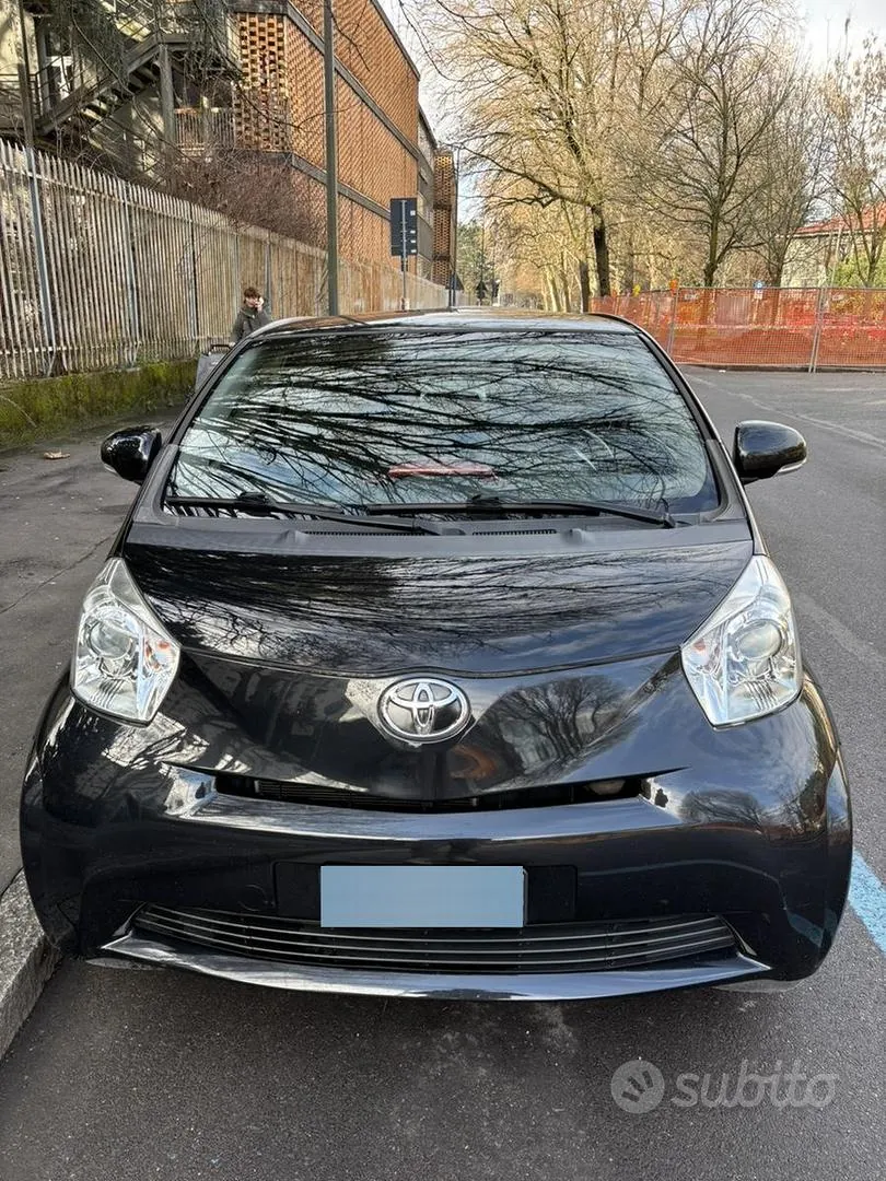 Toyota Iq 2011 photo 3