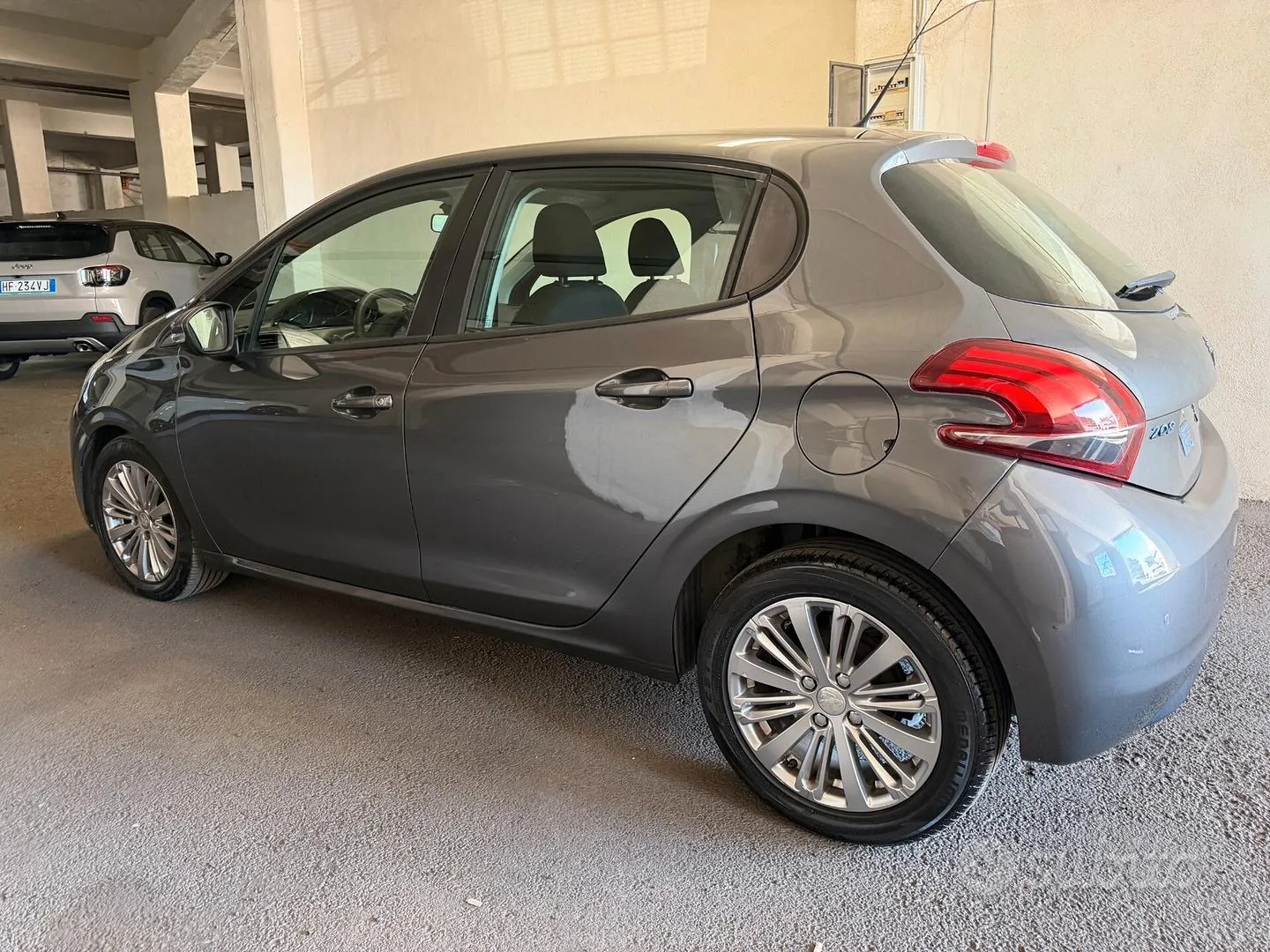Peugeot 208 2018 photo 3
