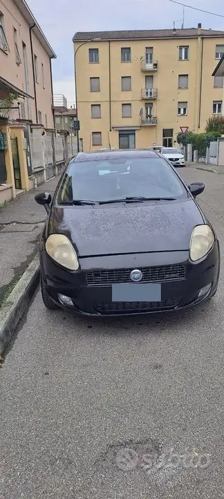 Fiat Grande Punto 2006 photo 2