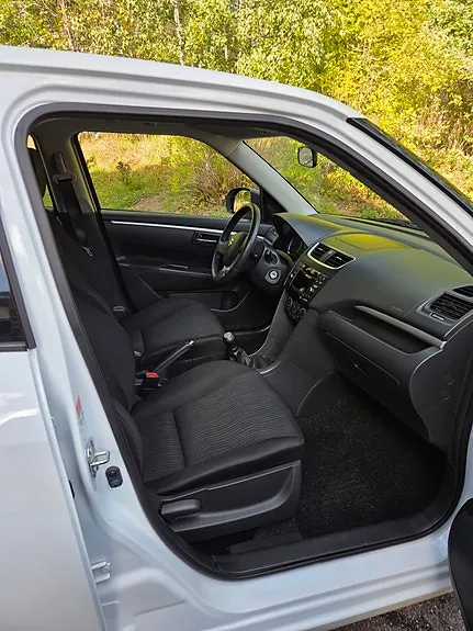 Suzuki Swift 2013 photo 3