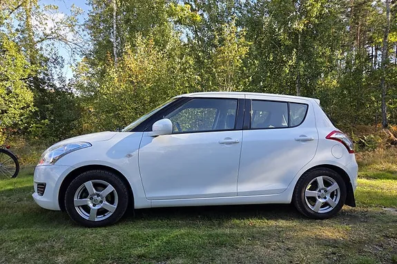 Suzuki Swift 2013 photo 2