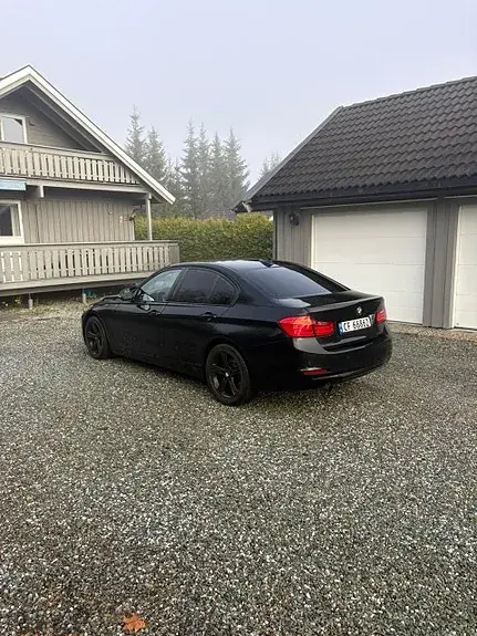 BMW 320I 2012 photo 4