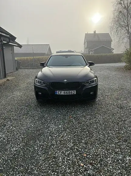 BMW 320I 2012 photo 2