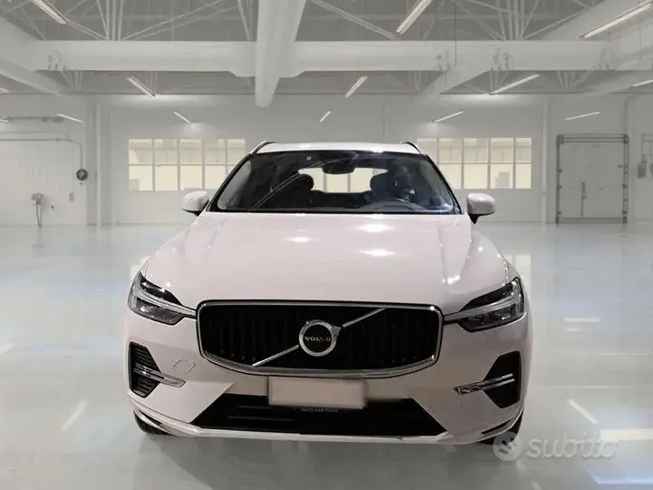 Volvo Xc60 2022 photo 2